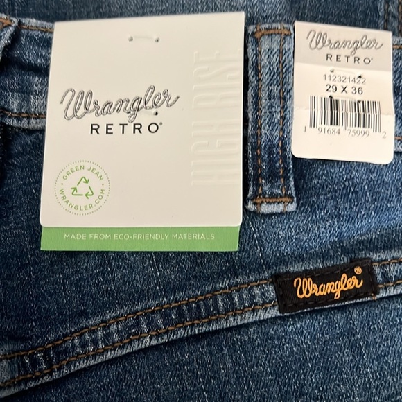 WRANGLER RETRO WOMEN'S HIGH RISE FLARE PATCH POCKET VICTORIA STRETCH JEANS - Picture 11 of 11